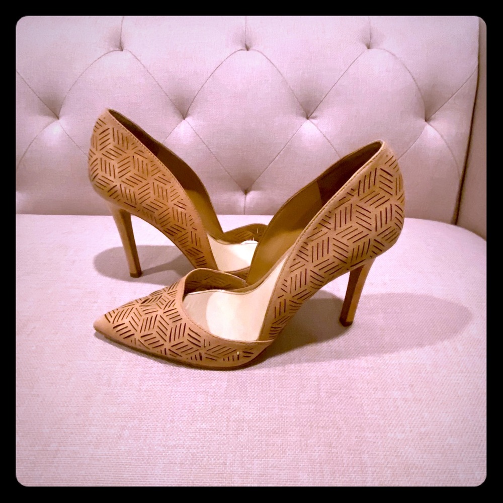 MOVING SALE- Jessica Simpson Nude leather pump